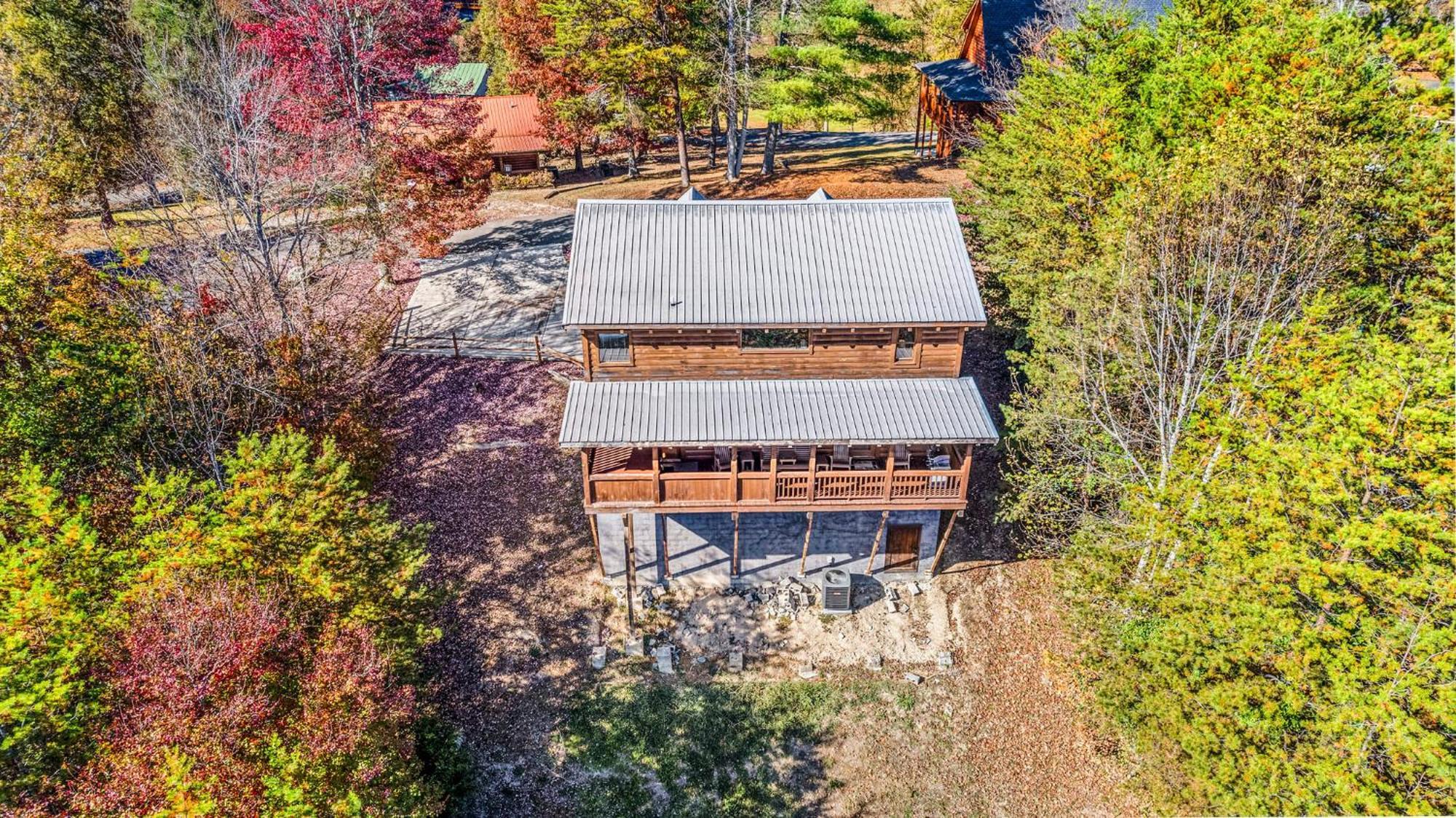 Bearfoot Pines - True Log Cabin - Wi-Fi, Hot Tub, Fishing, Deck With Views! - Mins To Pf Sevierville Exterior foto