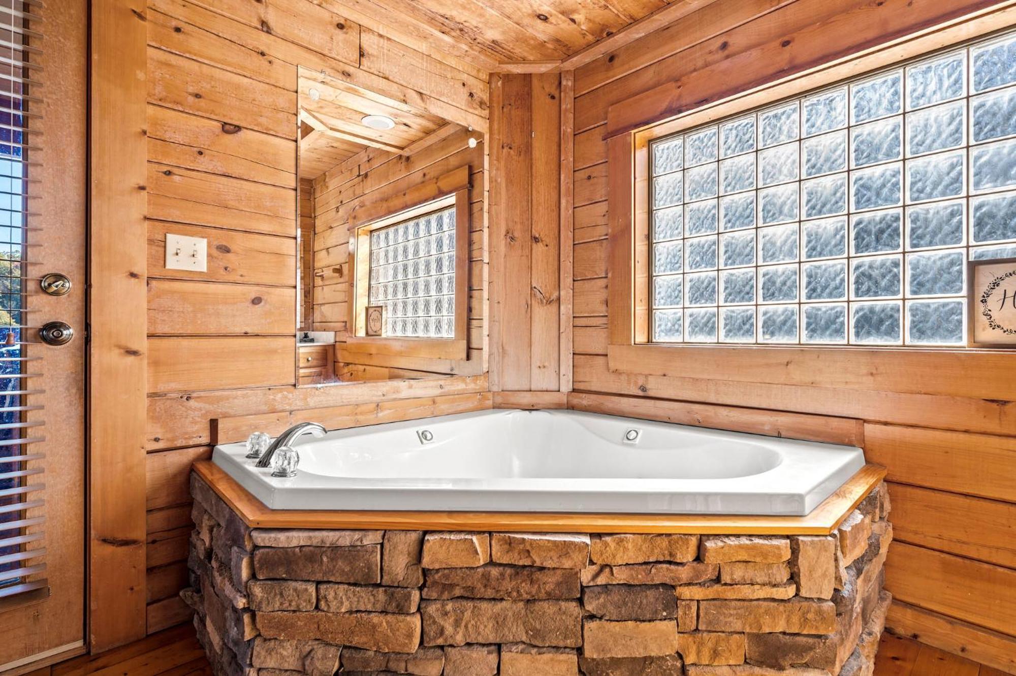 Bearfoot Pines - True Log Cabin - Wi-Fi, Hot Tub, Fishing, Deck With Views! - Mins To Pf Sevierville Exterior foto