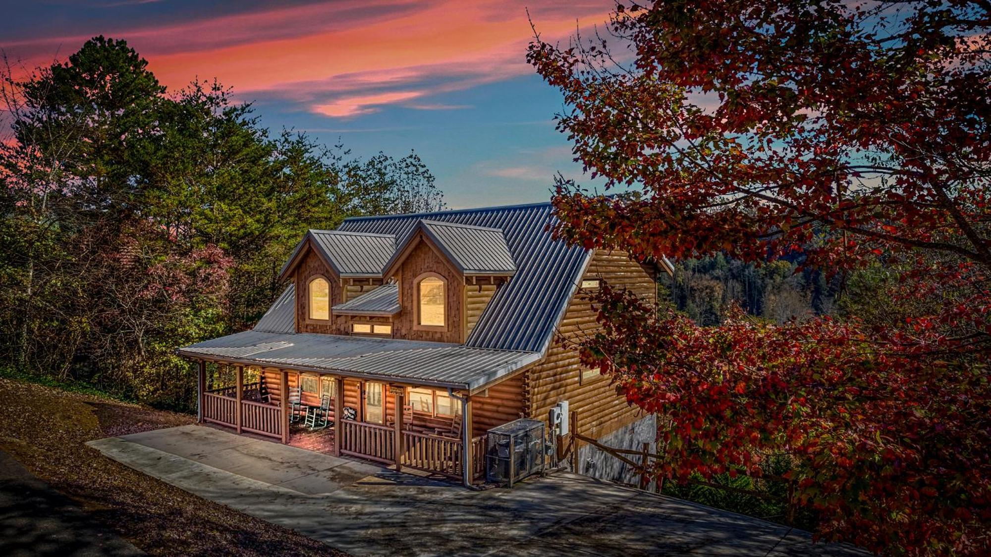 Bearfoot Pines - True Log Cabin - Wi-Fi, Hot Tub, Fishing, Deck With Views! - Mins To Pf Sevierville Exterior foto
